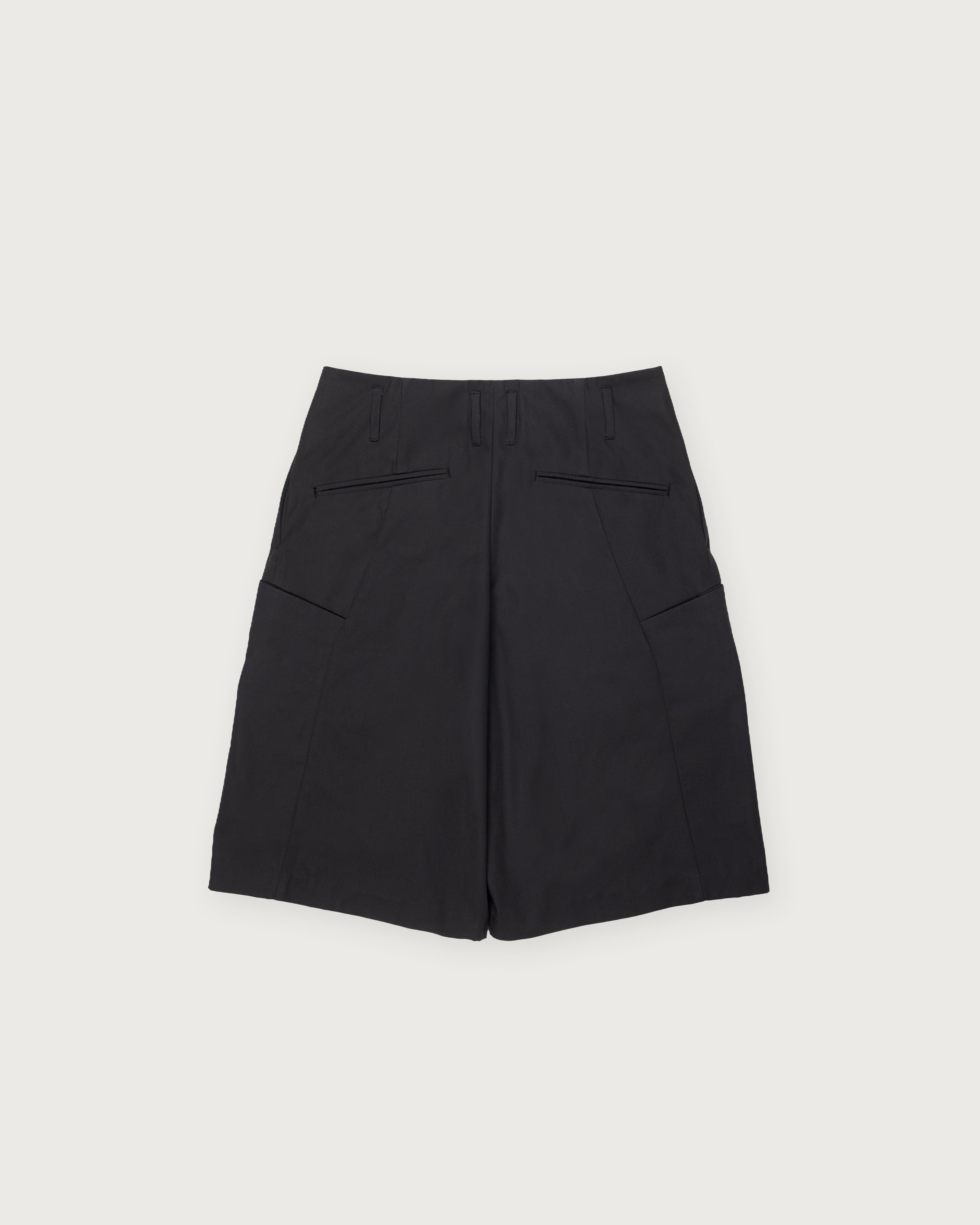 PERFORMA SHORTS IN ORGANIC COTTON BLEND